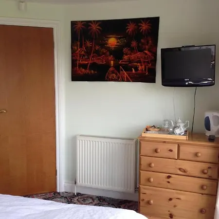 In Guest - Orchard Manor, Fore Street, Probus, Tr24ly, Nr Guest house Truro